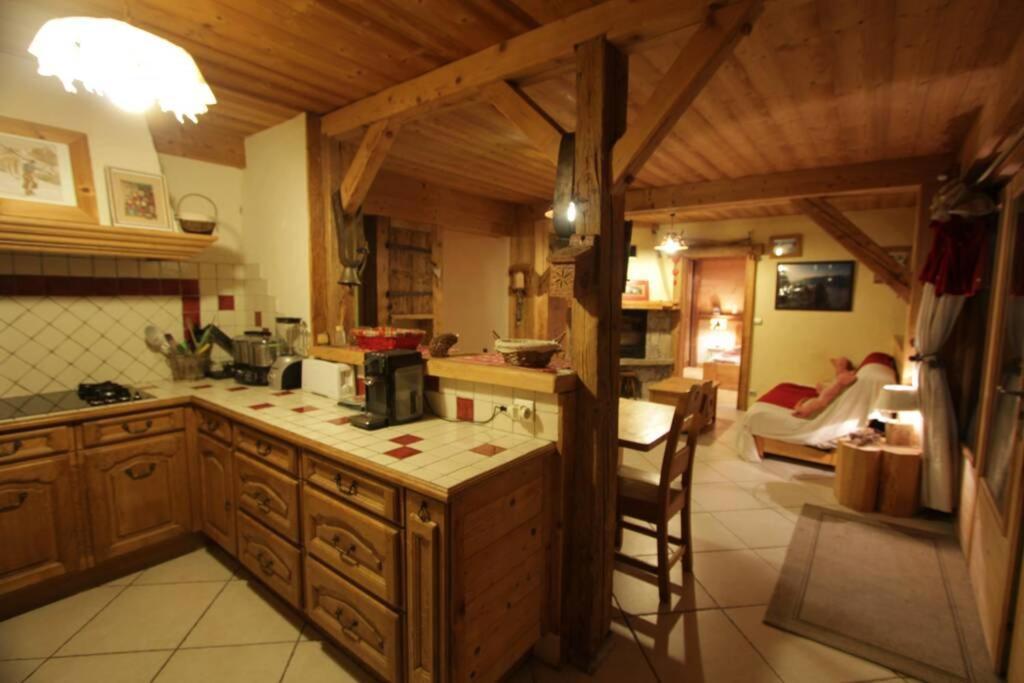Appartement Cozy Dans Chalet 6 Pers Voiture 4 Roues Motrice A Dispo La Clusaz Exteriör bild